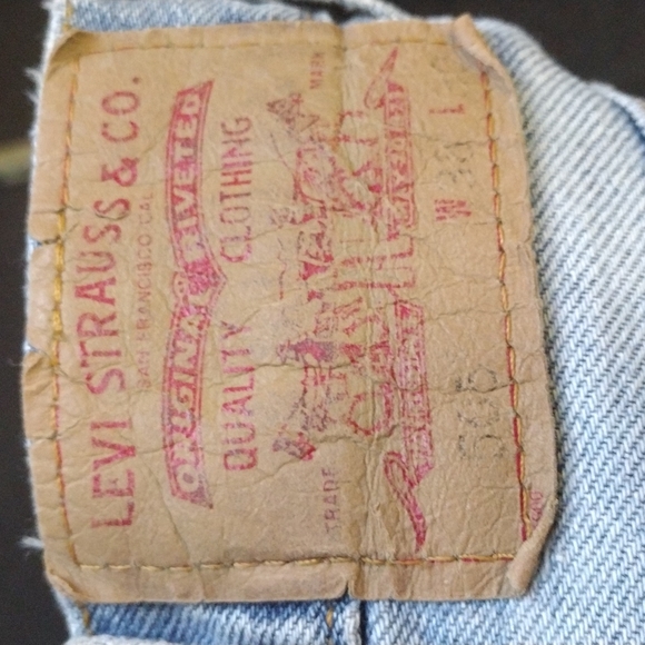 Levis Men's 505 Distressed Stone Washed Jeans Excel cond. Size 38x30 - Picture 2 of 5